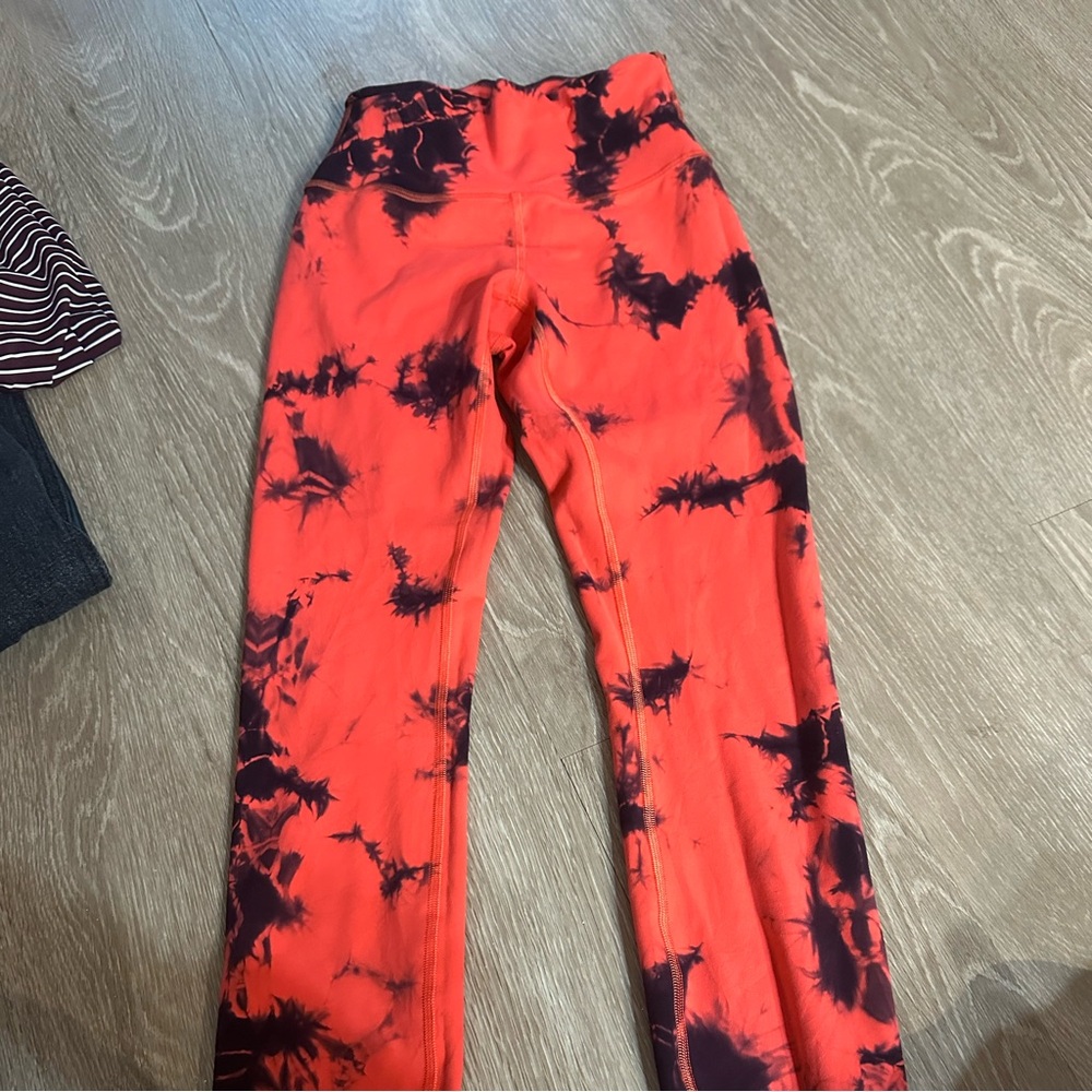 Tie dye lulu lemon wunder under leggings size 4